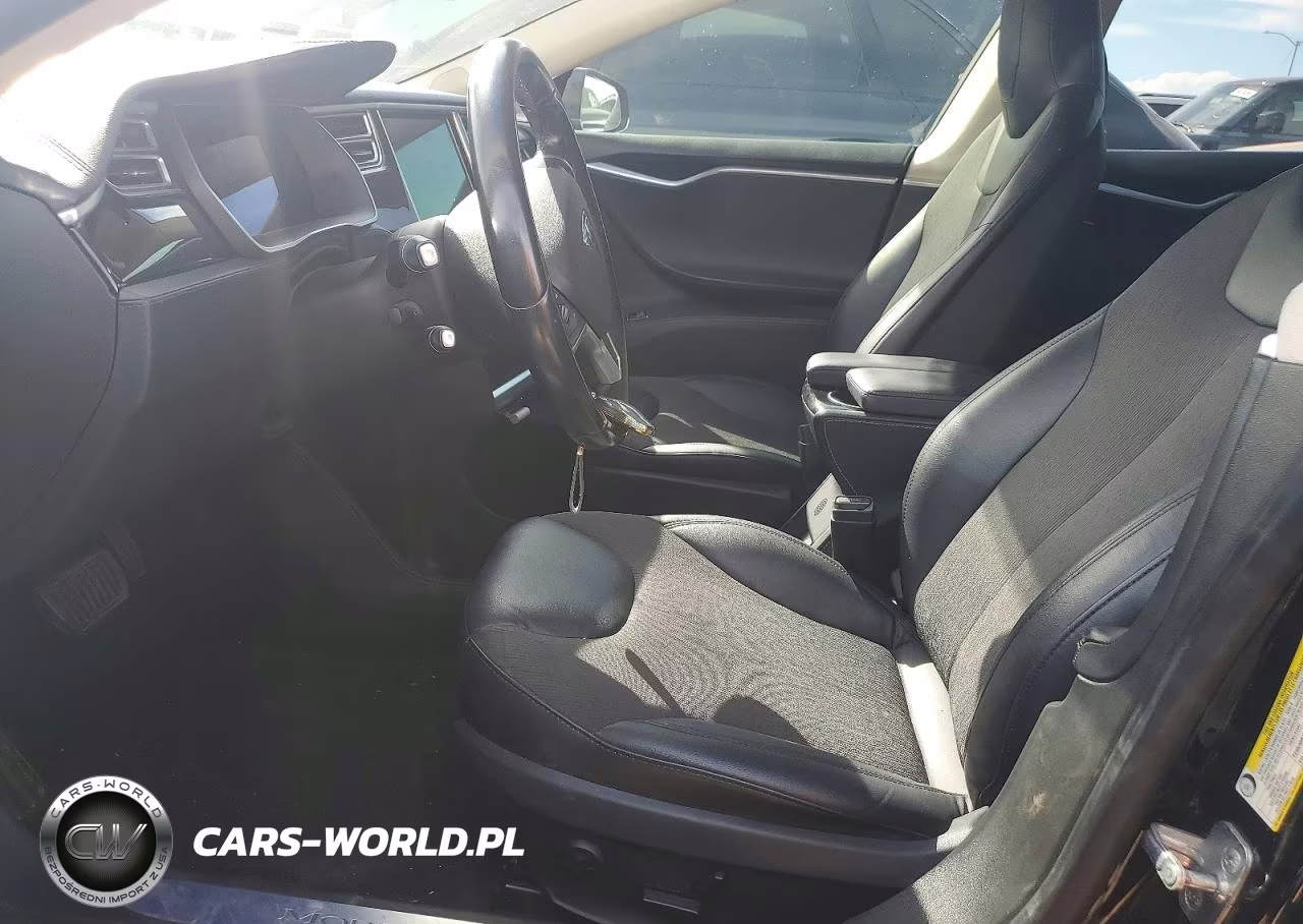 2015 Tesla Model S 85 VIN:5YJSA1H17FF085373 - 7