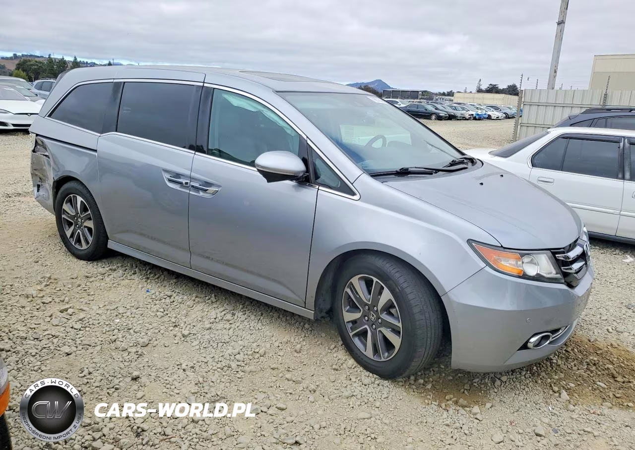 2016 Honda Odyssey Touring VIN:5FNRL5H97GB088751 - 4