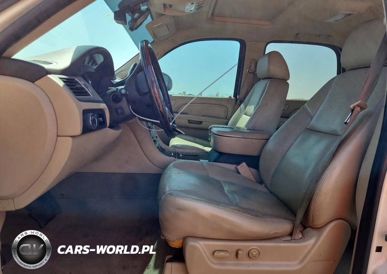 2009 Cadillac Escalade Luxury VIN:1GYFK23229R215931 - 7