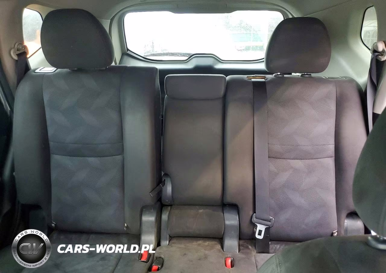 2015 Nissan Rogue S VIN:KNMAT2MV7FP569148 - 10
