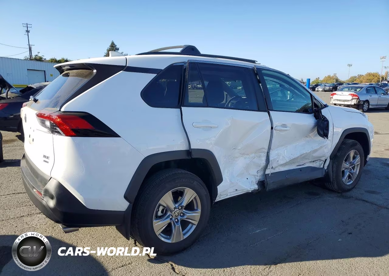 2025 Toyota Rav4 Xle VIN:2T3P1RFV8SW605689 - 3