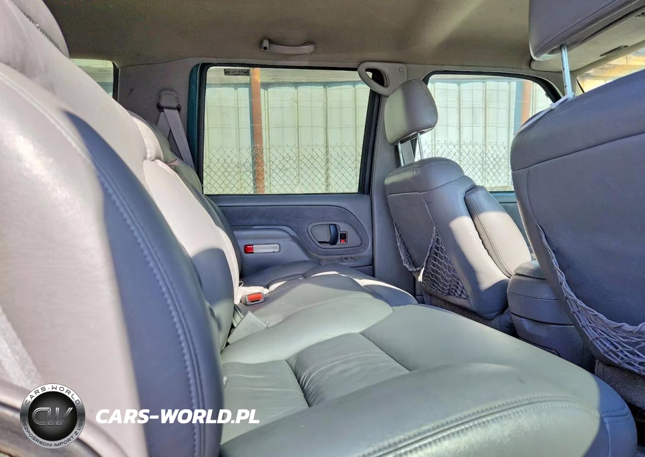 1996 Chevrolet Tahoe K1500 VIN:1GNEK13R3TJ397340 - 11
