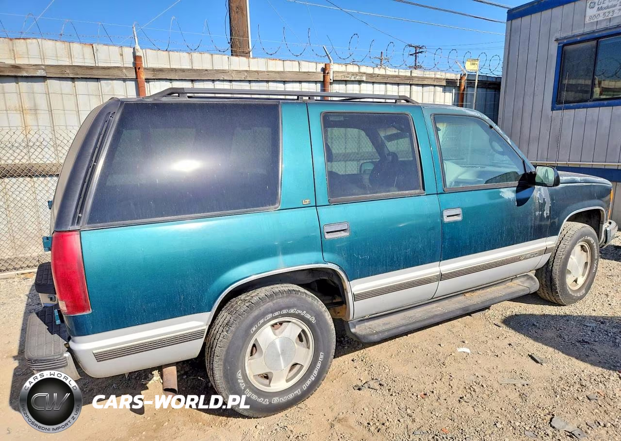 1996 Chevrolet Tahoe K1500 VIN:1GNEK13R3TJ397340 - 3