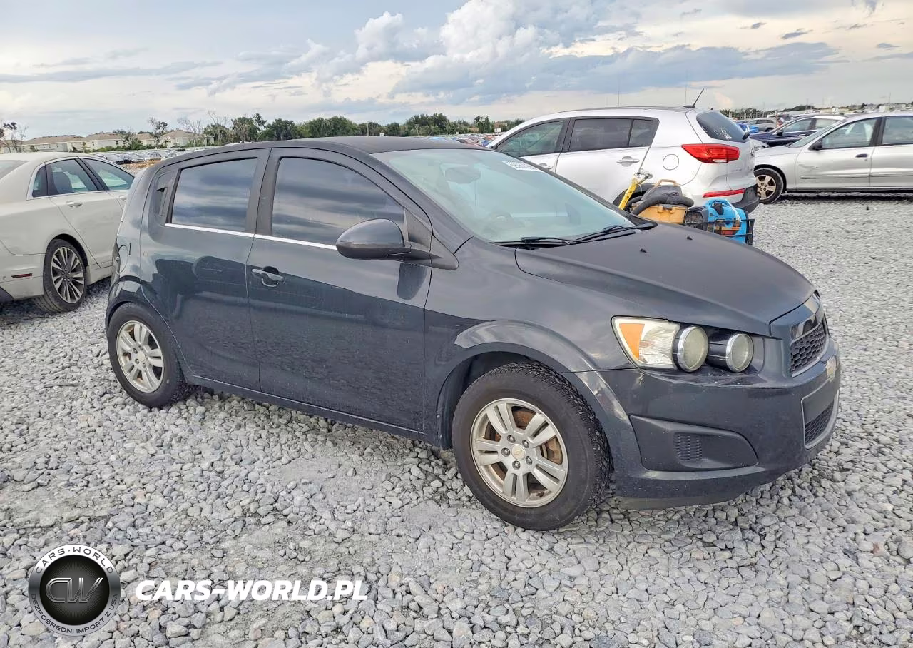 2015 Chevrolet Sonic Lt VIN:1G1JC6SHXF4148300 - 4