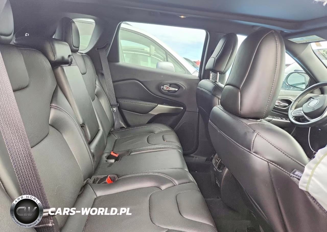 2021 Jeep Cherokee Latitude Lux VIN:1C4PJMMX0MD177883 - 11