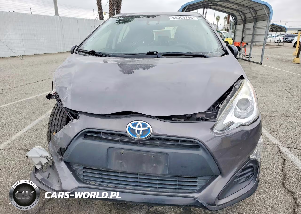 2017 Toyota Prius C Two VIN:JTDKDTB37H1595134 - 5