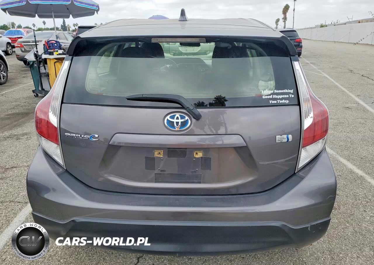 2017 Toyota Prius C Two VIN:JTDKDTB37H1595134 - 6