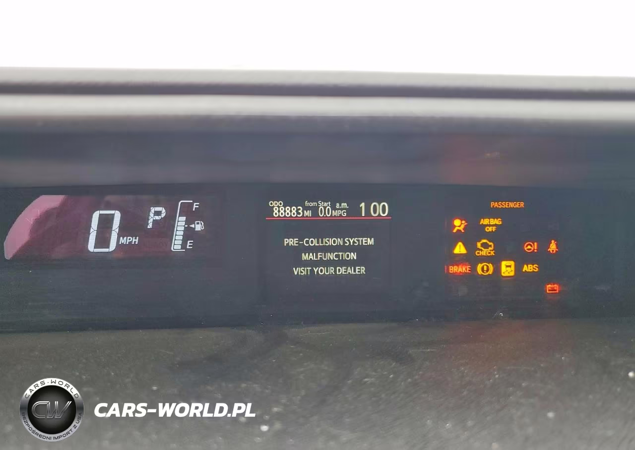 2017 Toyota Prius C Two VIN:JTDKDTB37H1595134 - 9
