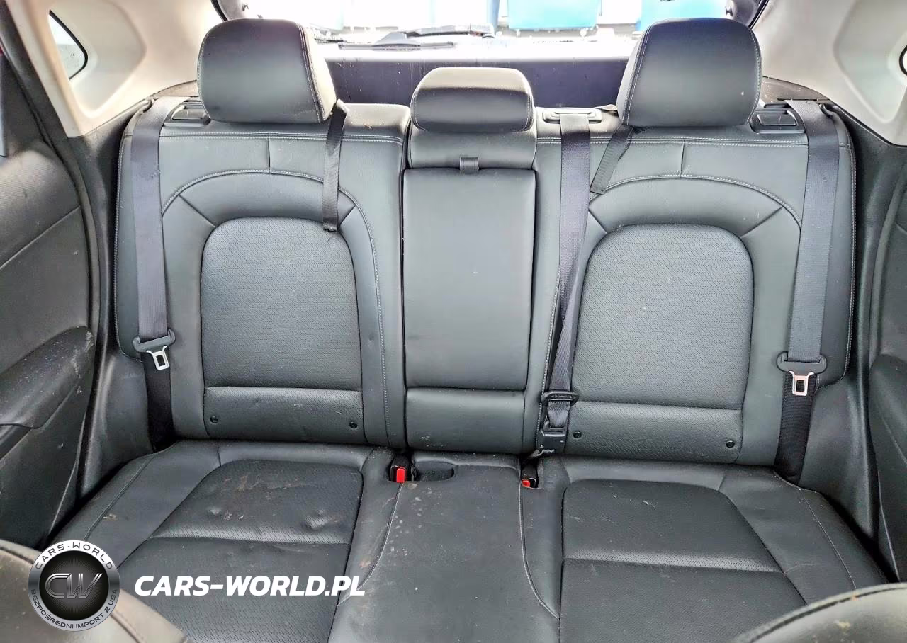 2020 Hyundai Kona Ultimate VIN:KM8K5CA52LU548631 - 10