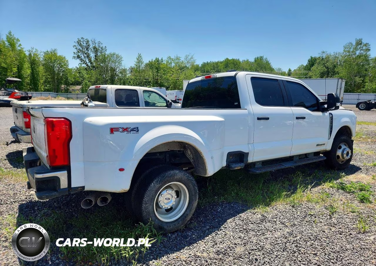 2024 Ford F350 Super Duty VIN:1FT8W3DT5REC29314 - 3