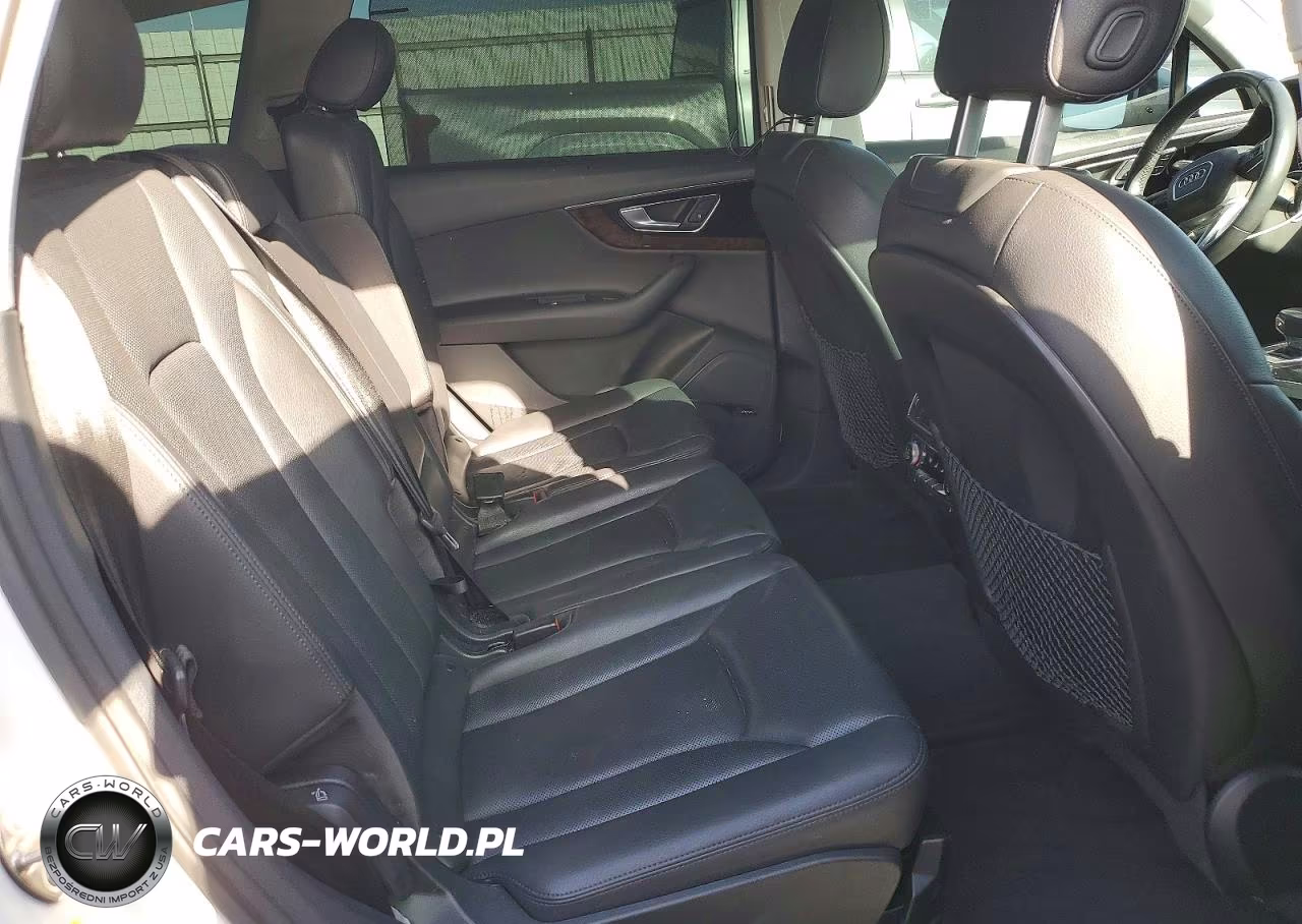 2018 Audi Q7 Prestige VIN:WA1VAAF79JD026131 - 11