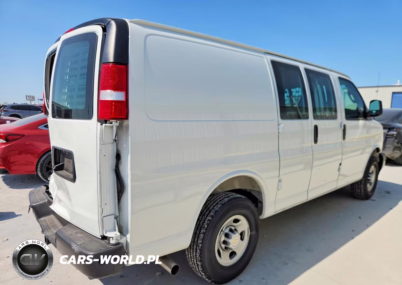 2025 Chevrolet Express G2500 VIN:1GCWGAFPXS1272147 - 3