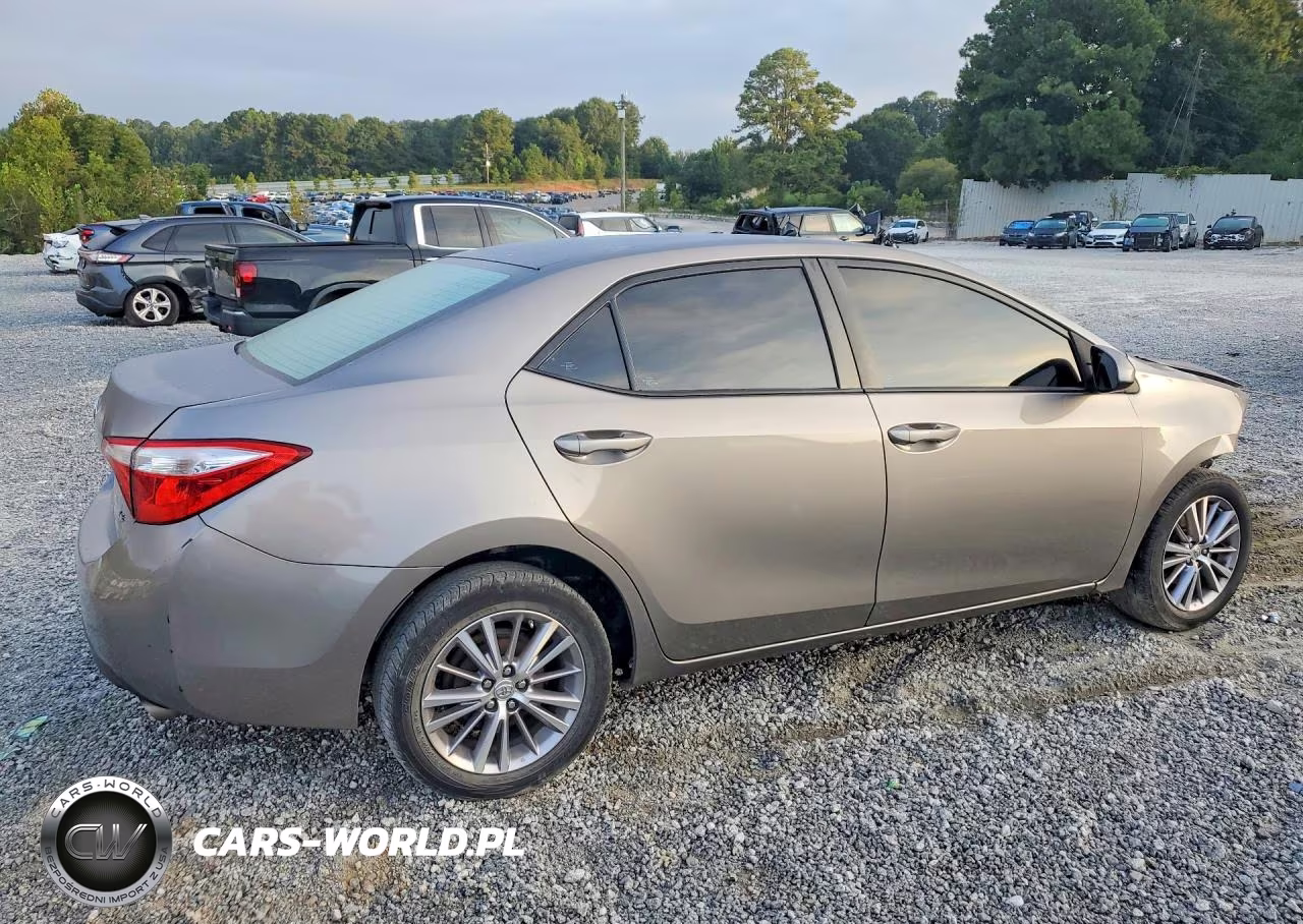 2015 Toyota Corolla Le Plus VIN:5YFBURHE6FP181363 - 3