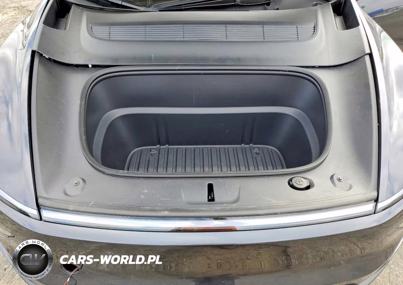 2026 Tesla Model Y VIN:7SAYGDED4TF680477 - 11