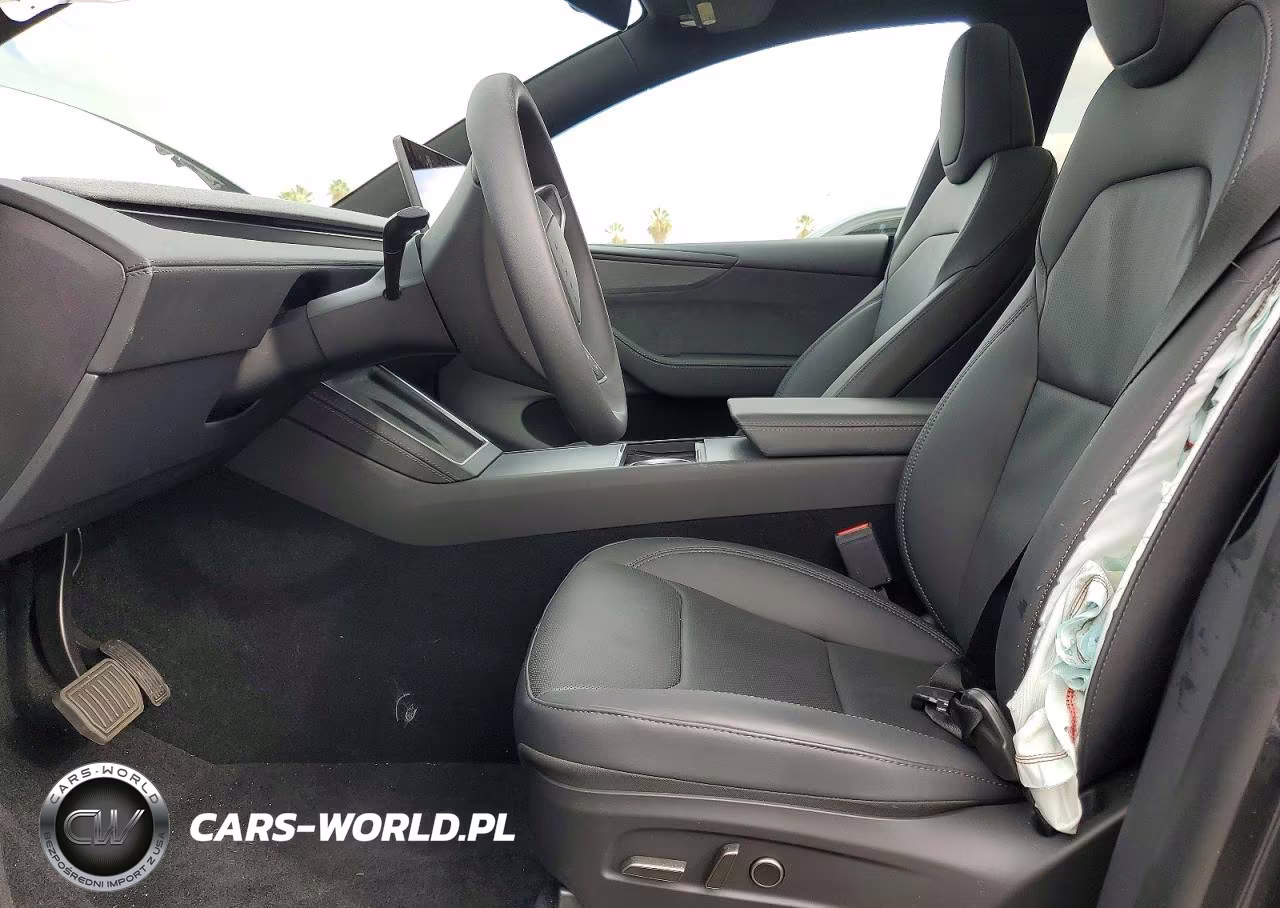 2026 Tesla Model Y VIN:7SAYGDED4TF680477 - 7