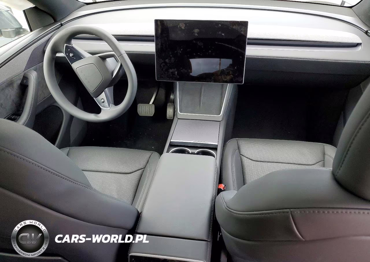 2026 Tesla Model Y VIN:7SAYGDED4TF680477 - 8