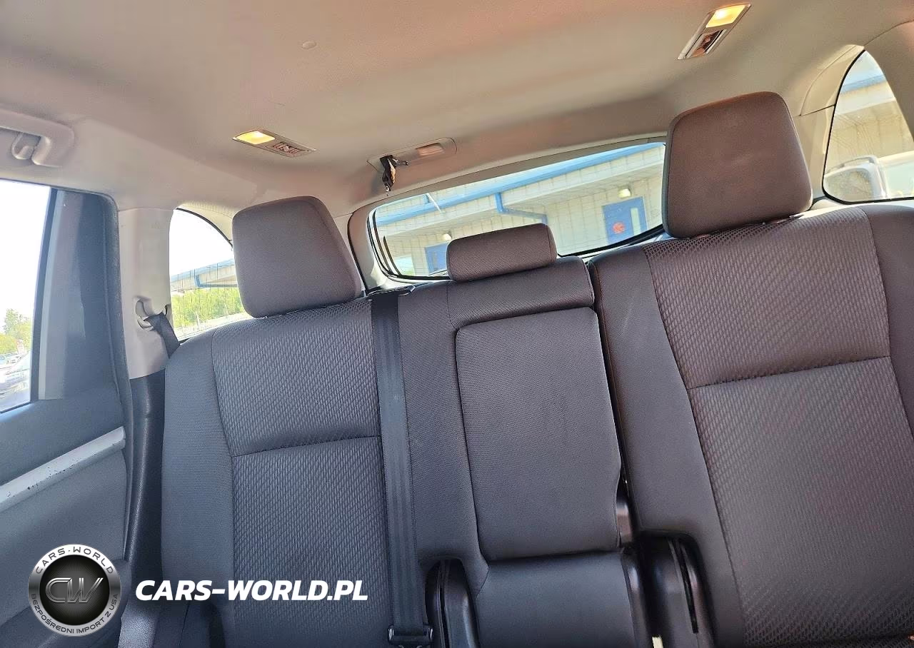 2019 Toyota Highlander Le VIN:5TDZZRFH2KS303523 - 10