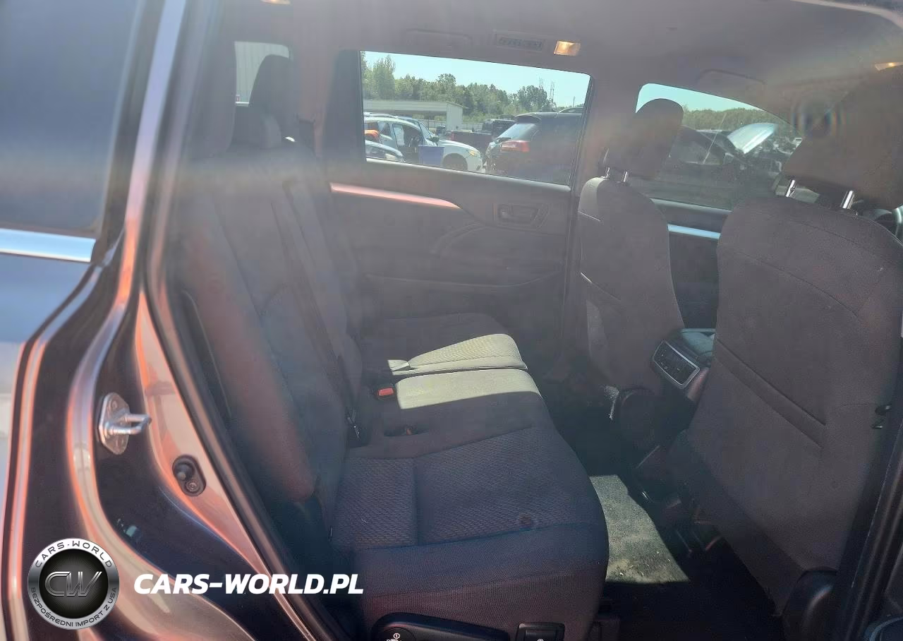 2019 Toyota Highlander Le VIN:5TDZZRFH2KS303523 - 11