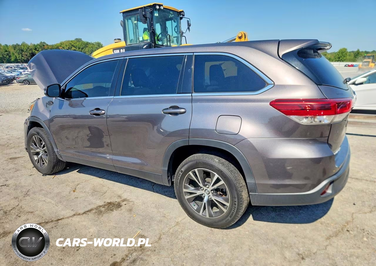 2019 Toyota Highlander Le VIN:5TDZZRFH2KS303523 - 2