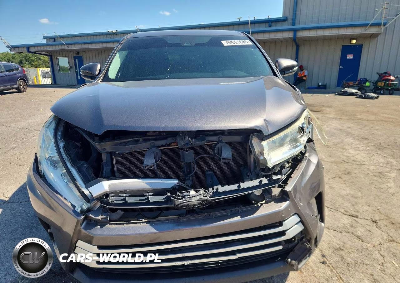 2019 Toyota Highlander Le VIN:5TDZZRFH2KS303523 - 5