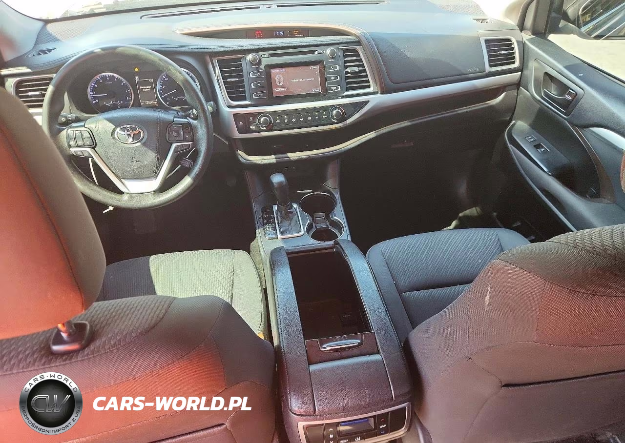 2019 Toyota Highlander Le VIN:5TDZZRFH2KS303523 - 8