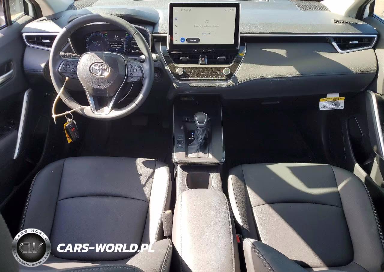 2026 Toyota Corolla Cross Xle VIN:7MUEAAAG7TV198975 - 8