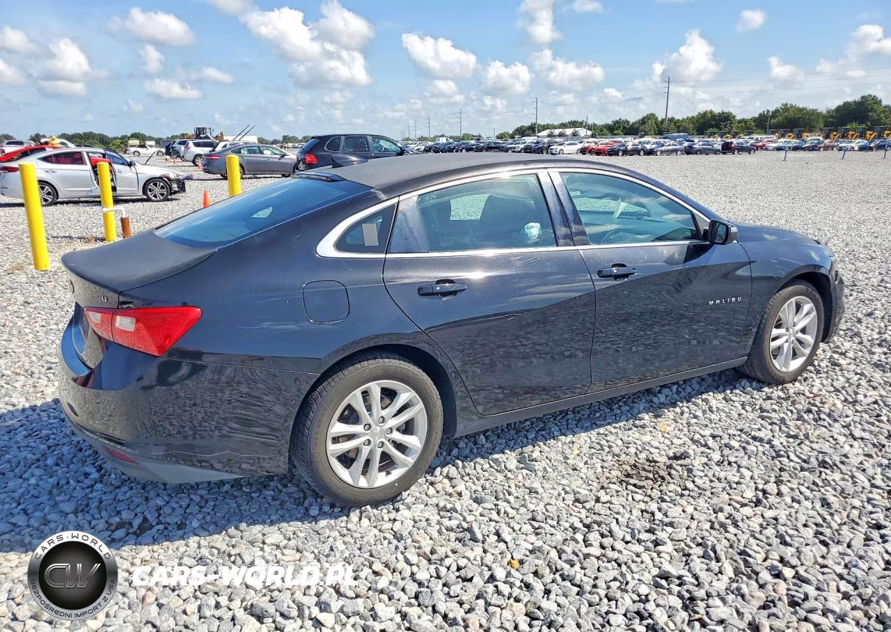 2017 Chevrolet Malibu Lt VIN:1G1ZE5ST1HF211688 - 3