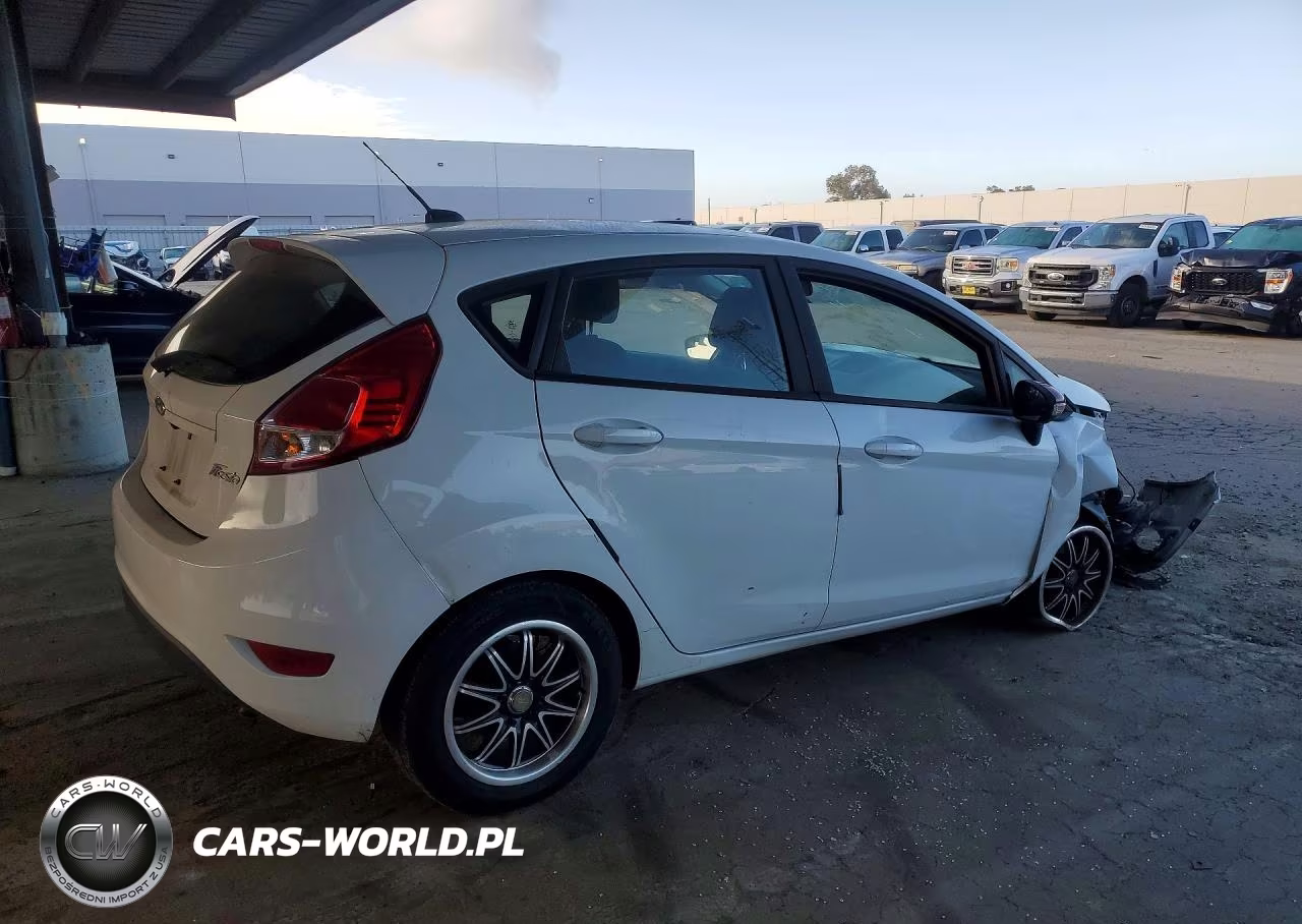 2018 Ford Fiesta S VIN:3FADP4TJ6JM147257 - 3