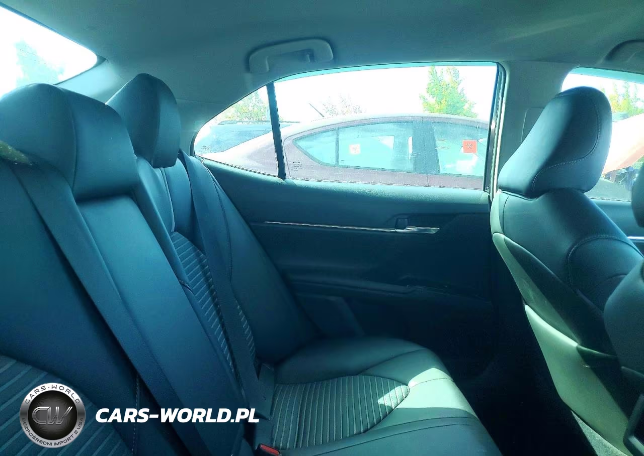 2018 Toyota Camry Se VIN:4T1B11HK3JU045201 - 10