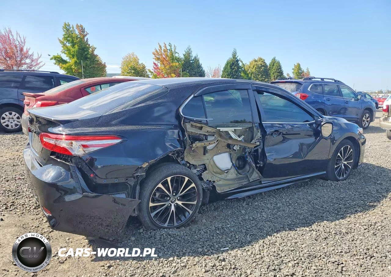 2018 Toyota Camry Se VIN:4T1B11HK3JU045201 - 3