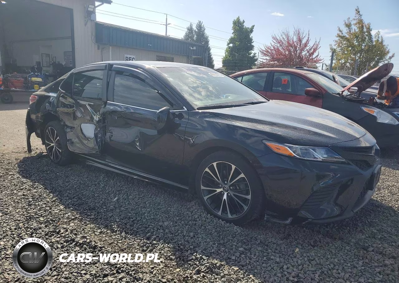 2018 Toyota Camry Se VIN:4T1B11HK3JU045201 - 4