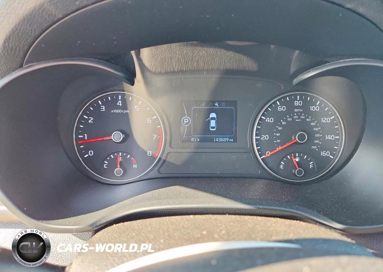 2018 Kia Optima Lx VIN:KNAGT4L35J5211389 - 9