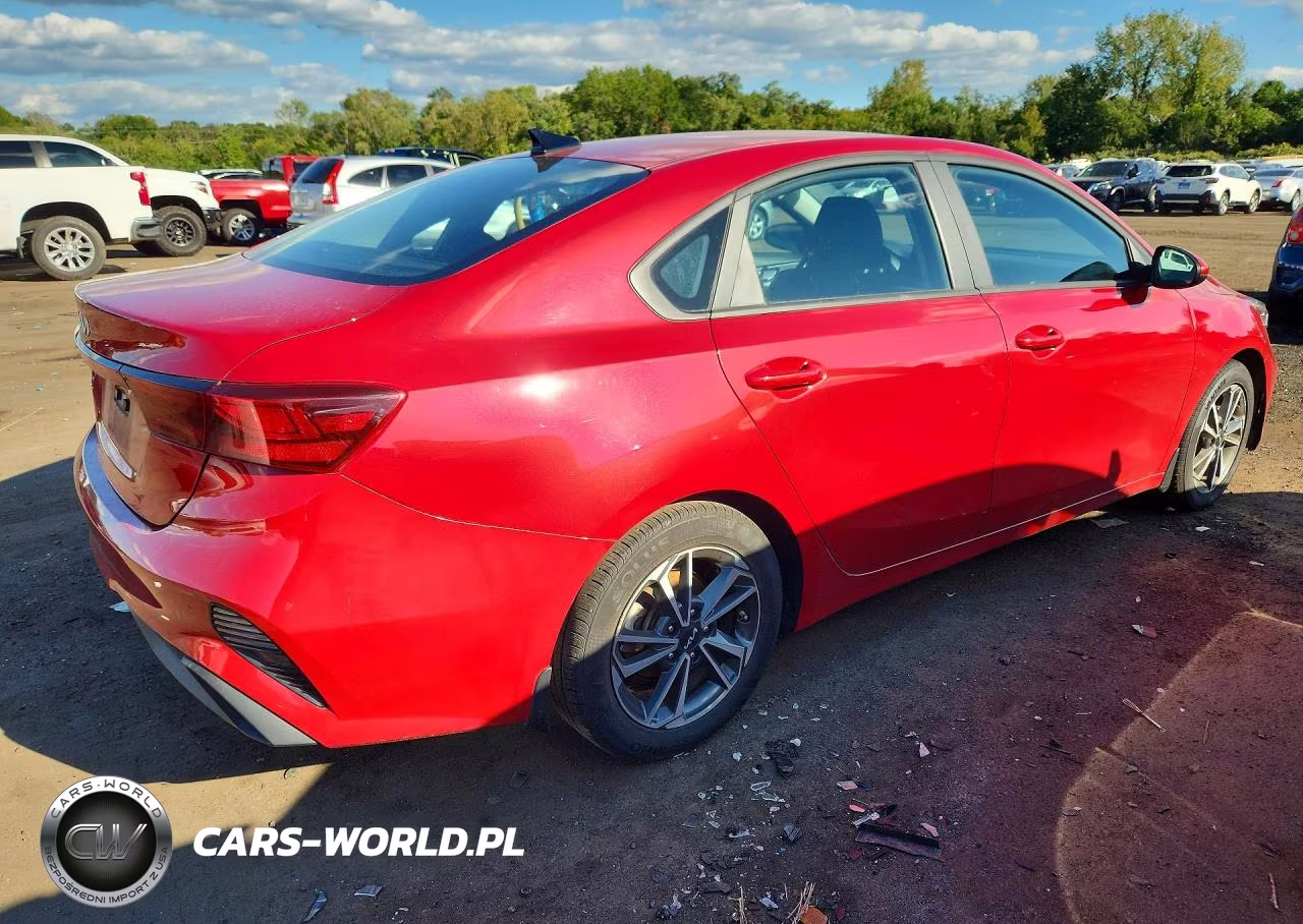2022 Kia Forte Lxs VIN:3KPF24AD1NE493358 - 3