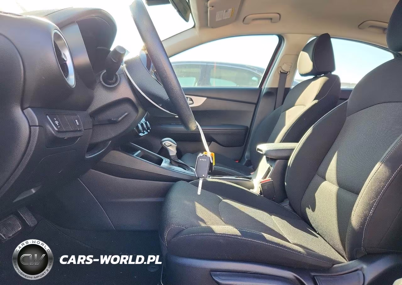 2022 Kia Forte Lxs VIN:3KPF24AD1NE493358 - 7