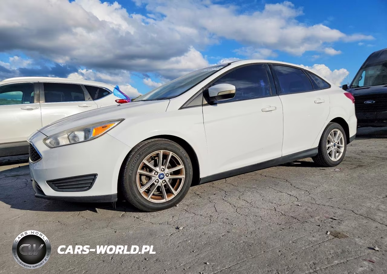 2017 Ford Focus Se VIN:1FADP3F28HL224964 - 1