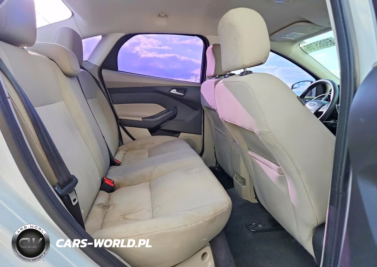 2017 Ford Focus Se VIN:1FADP3F28HL224964 - 10