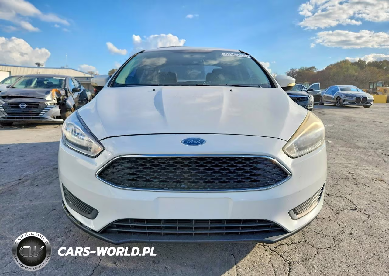 2017 Ford Focus Se VIN:1FADP3F28HL224964 - 5