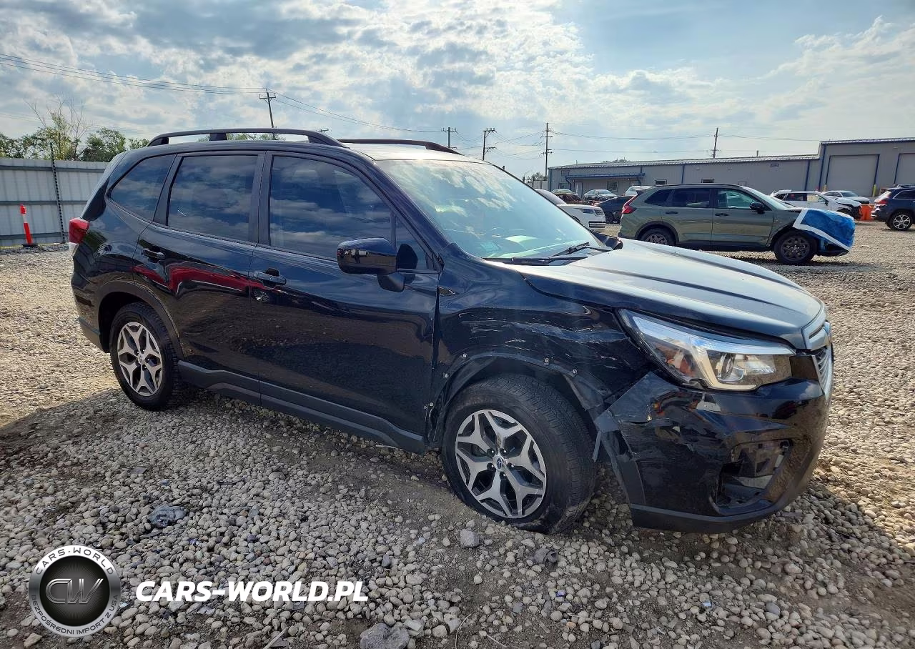 2020 Subaru Forester Premium VIN:JF2SKAGC6LH420443 - 4