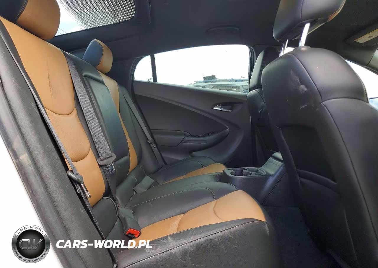 2018 Chevrolet Volt Premier VIN:1G1RB6S52JU126764 - 10