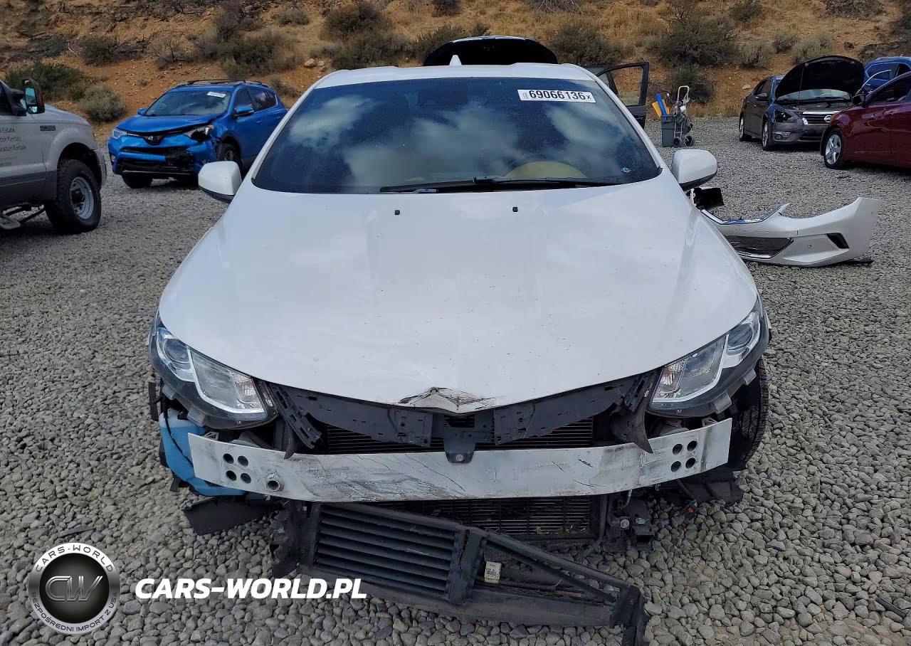 2018 Chevrolet Volt Premier VIN:1G1RB6S52JU126764 - 5
