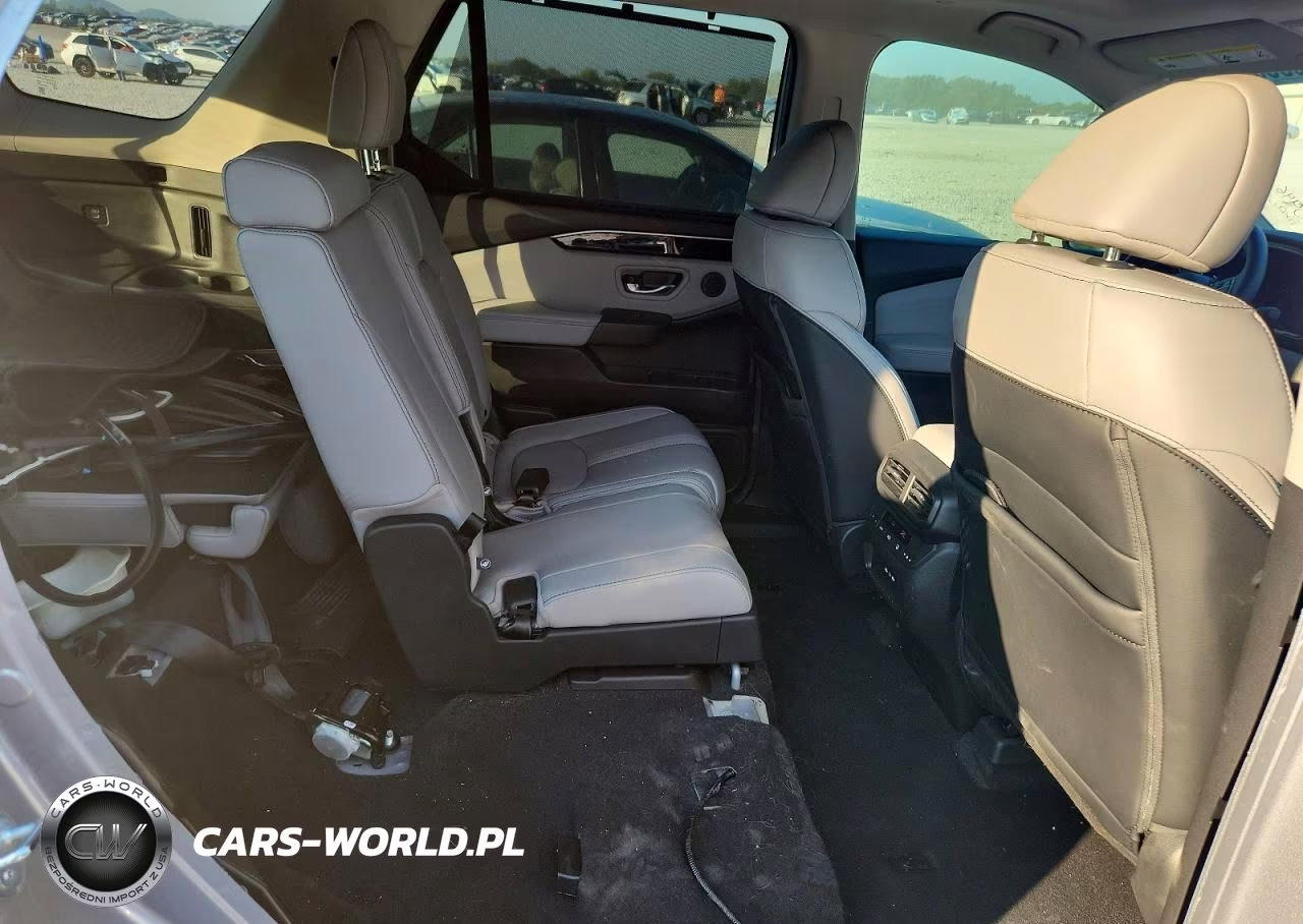 2025 Honda Pilot Touring VIN:5FNYG1H75SB076968 - 11
