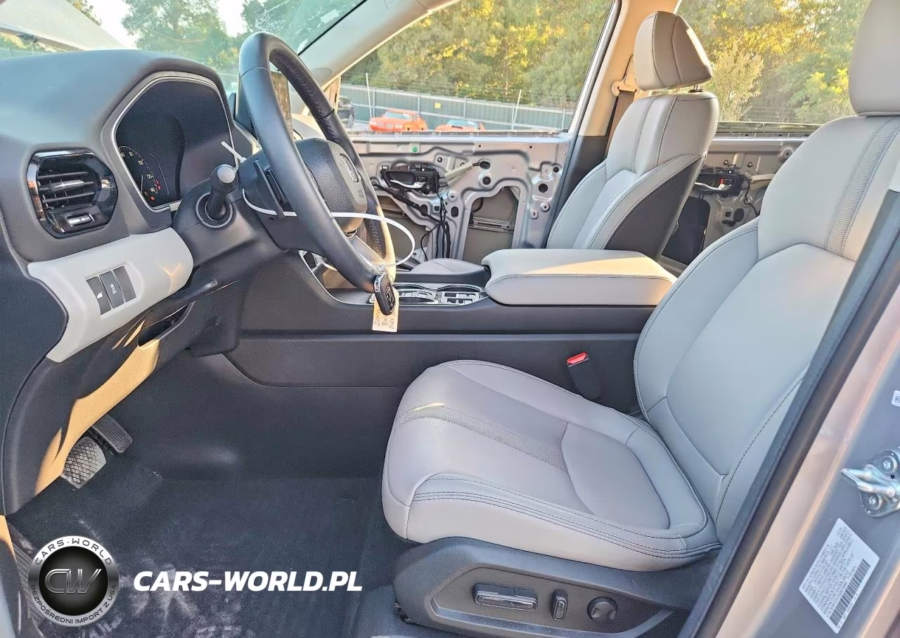 2025 Honda Pilot Touring VIN:5FNYG1H75SB076968 - 7
