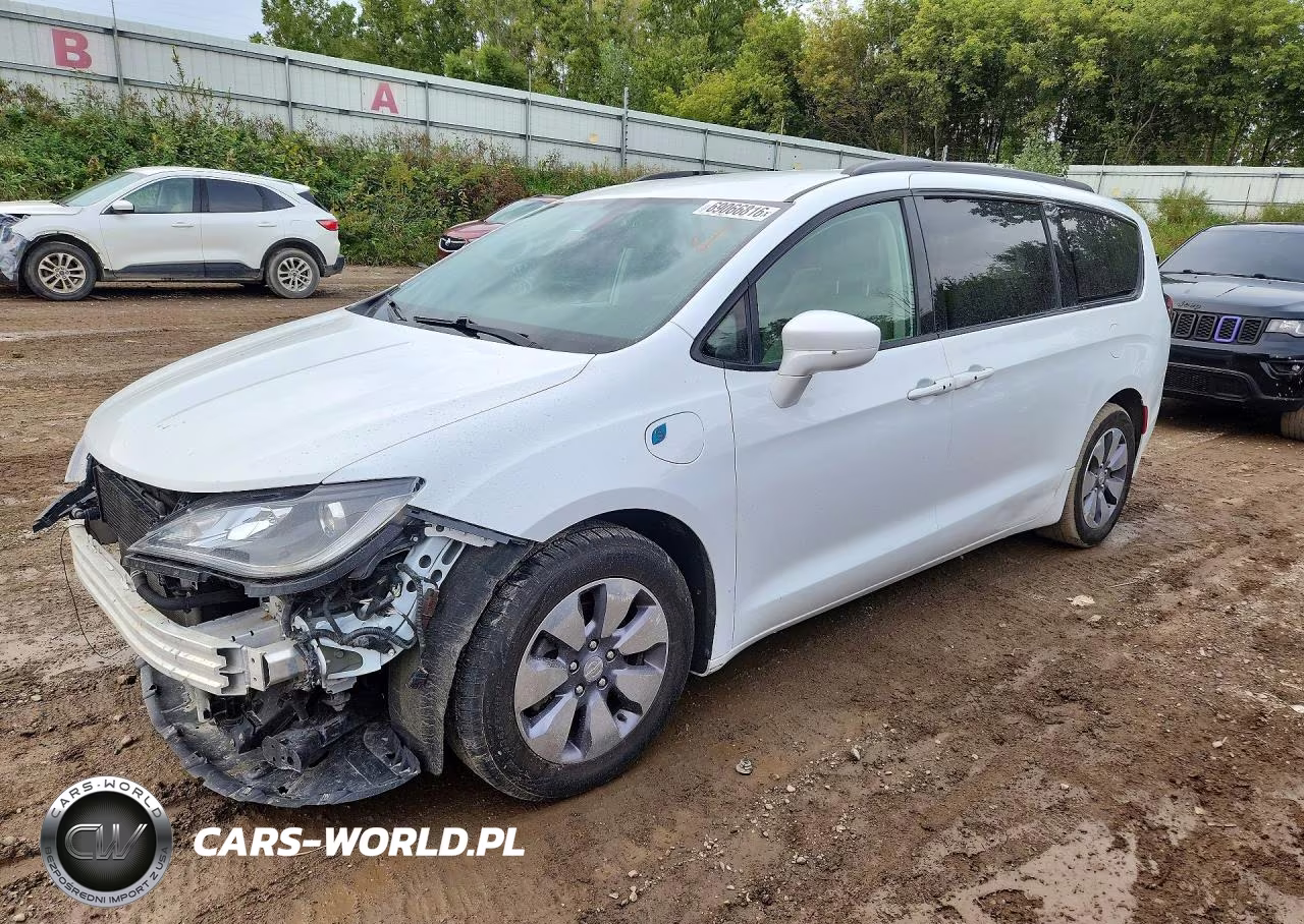 2018 Chrysler Pacifica Hybrid Touring Plus VIN:2C4RC1H72JR356317 - 1