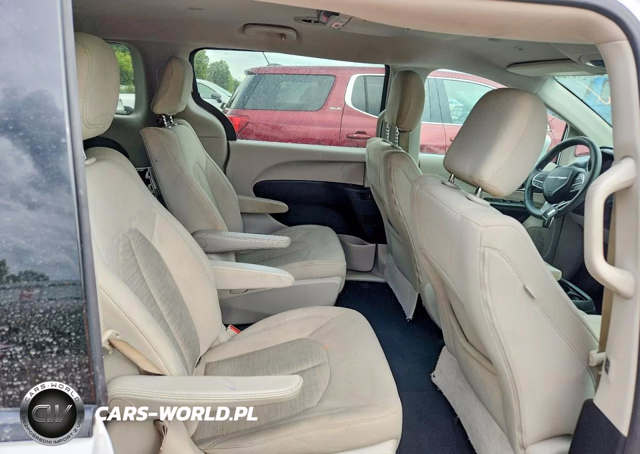 2018 Chrysler Pacifica Hybrid Touring Plus VIN:2C4RC1H72JR356317 - 11