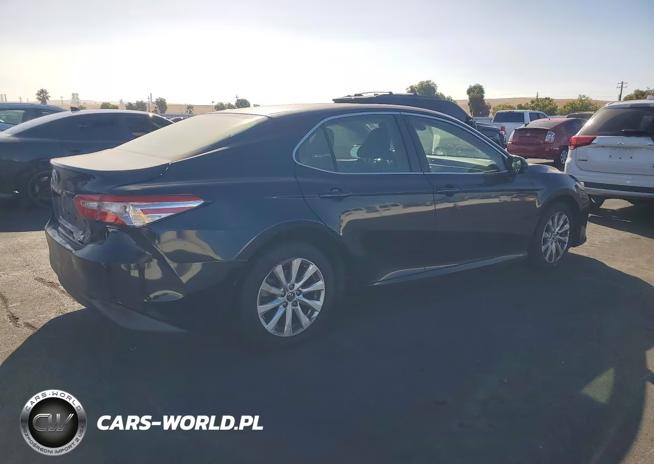 2018 Toyota Camry Le VIN:JTNB11HK3J3058424 - 3