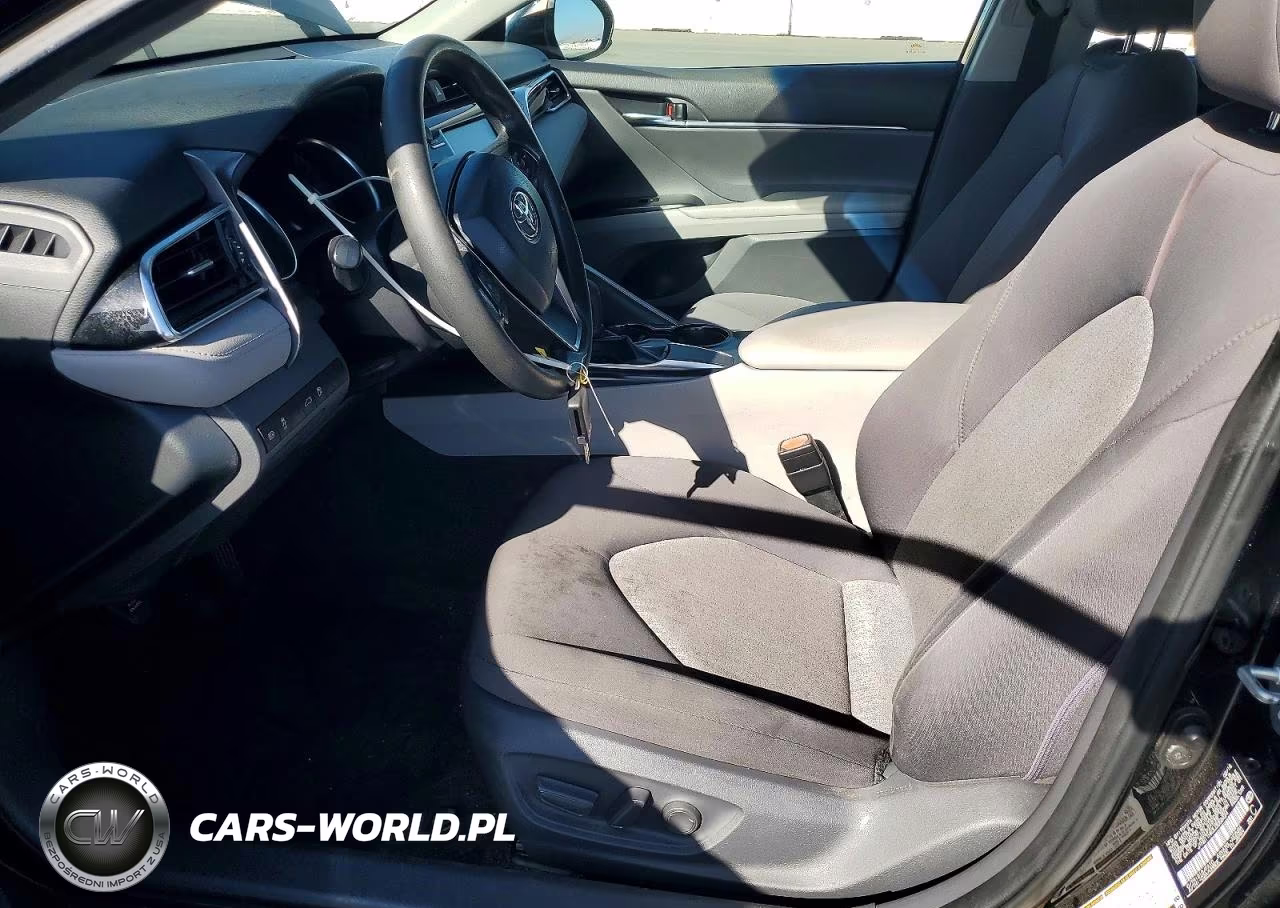 2018 Toyota Camry Le VIN:JTNB11HK3J3058424 - 7
