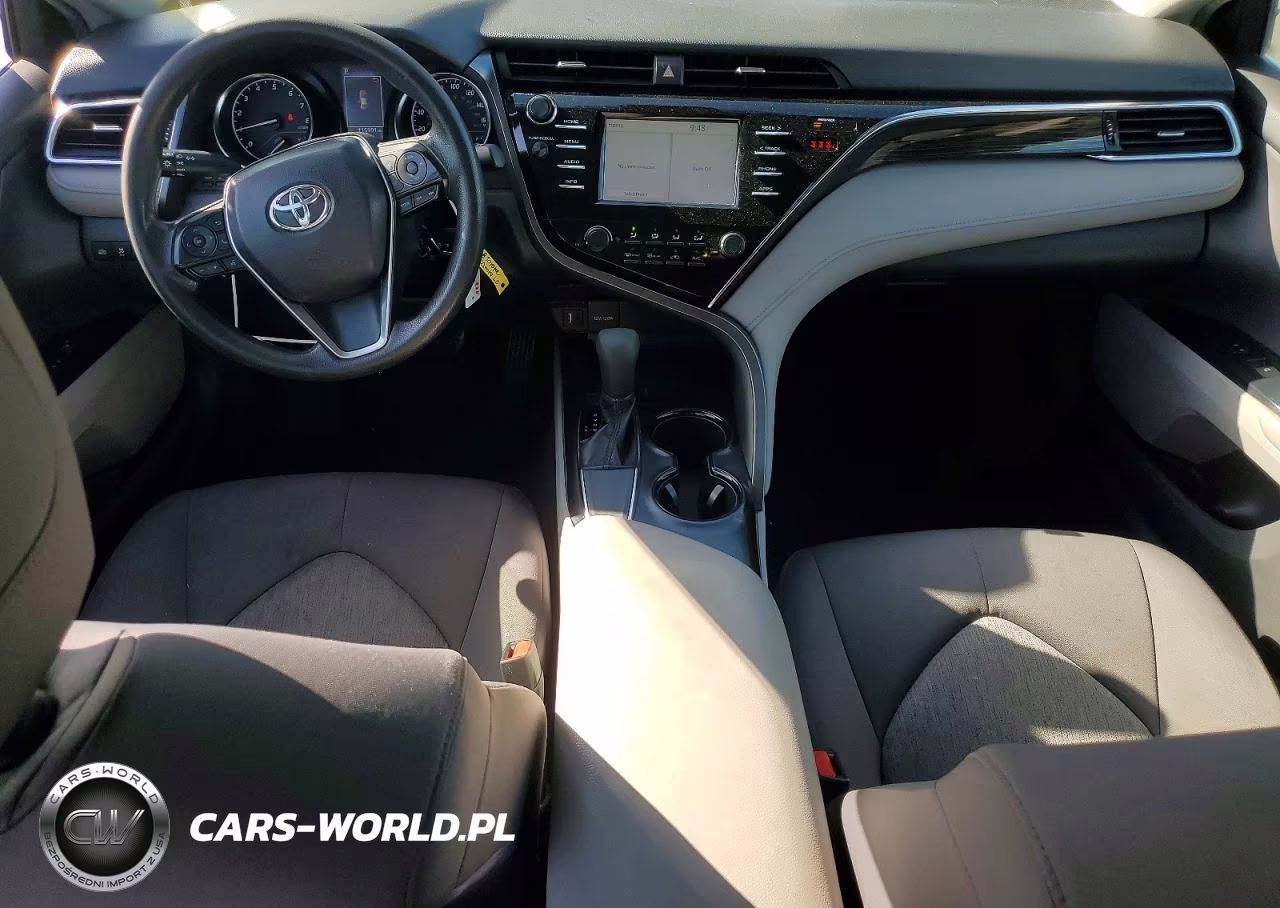 2018 Toyota Camry Le VIN:JTNB11HK3J3058424 - 8