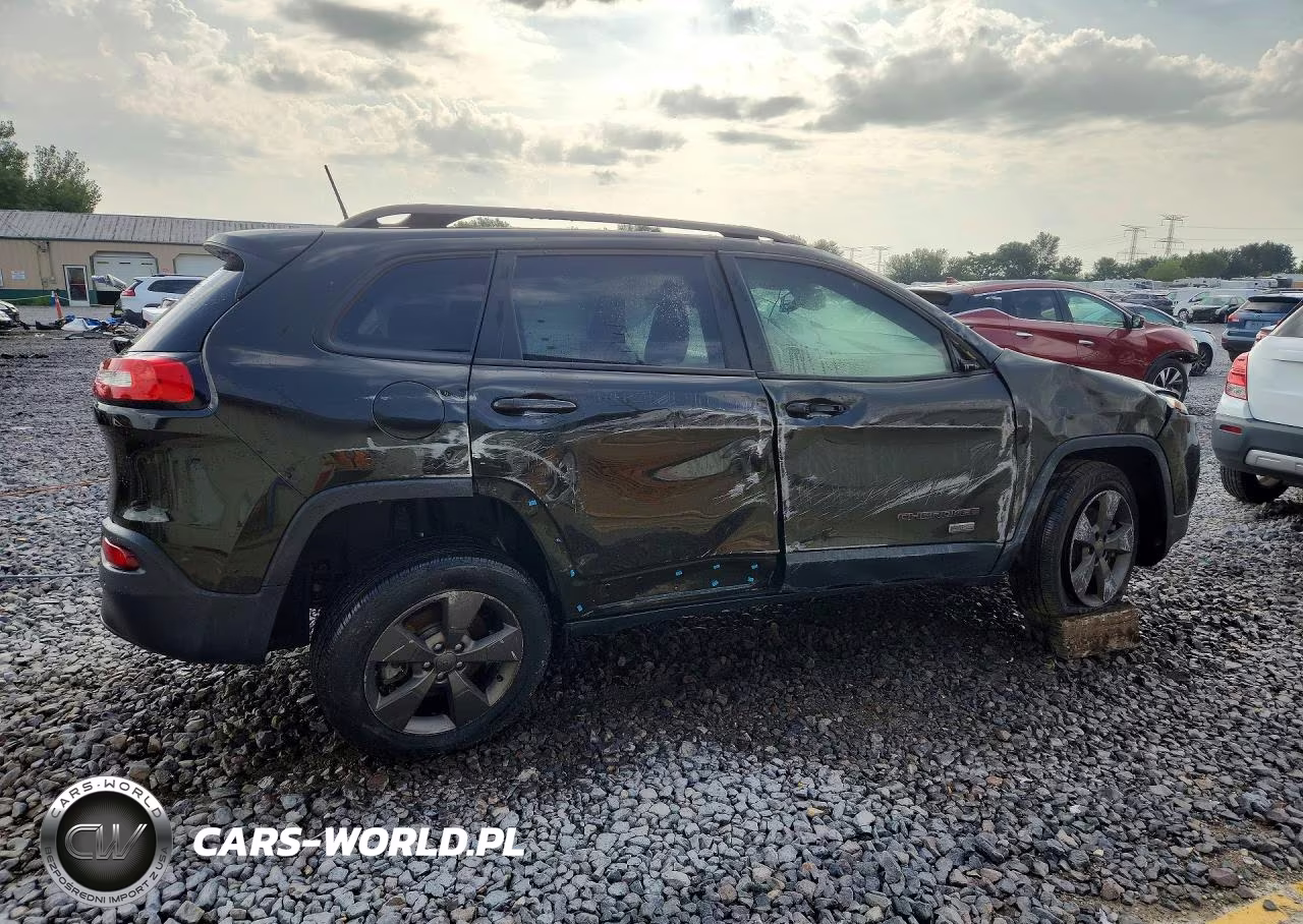 2016 Jeep Cherokee Latitude VIN:1C4PJMCB9GW235049 - 3