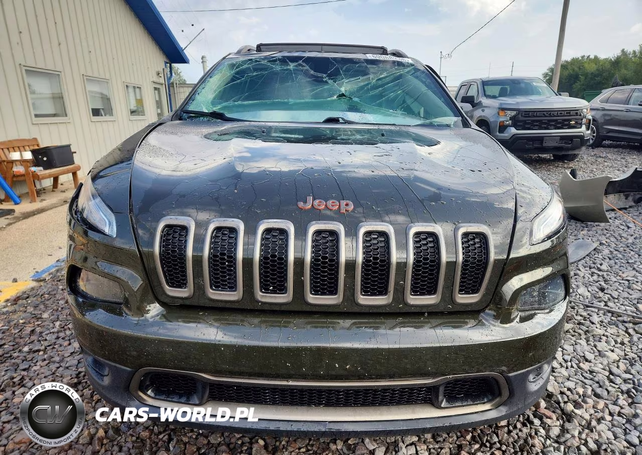 2016 Jeep Cherokee Latitude VIN:1C4PJMCB9GW235049 - 5