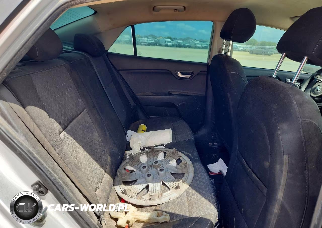 2018 Kia Rio S VIN:3KPA24AB7JE079200 - 10